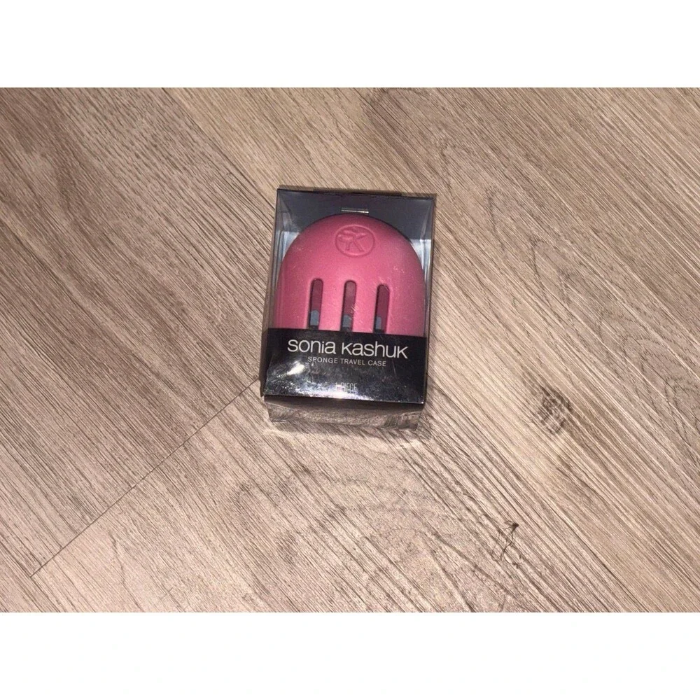 Sonia Kashuk™ Makeup Sponge Travel Case: Silicone, 3.24